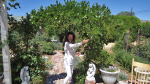 Photo of Gabriele showing us her "Angels' Gate" archway